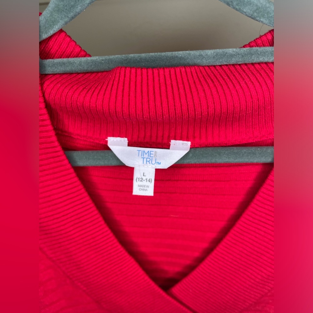 Red Women’s Sweater size Large - Picture 7 of 10